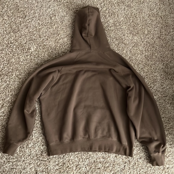 used essentials hoodie. Was too big so never wore it and trying to get rid of it - Picture 2 of 4